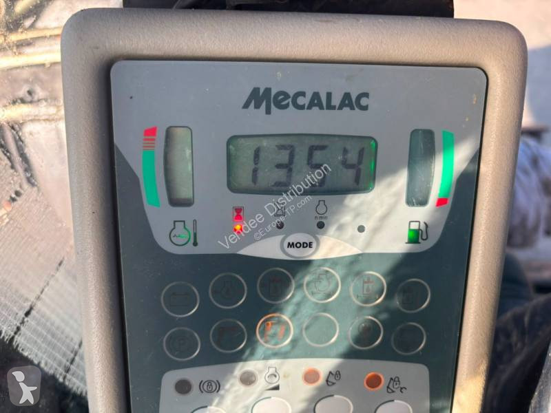 جرافة Mecalac