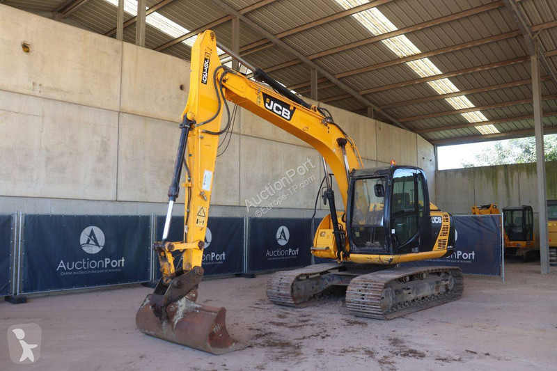 Excavator JCB