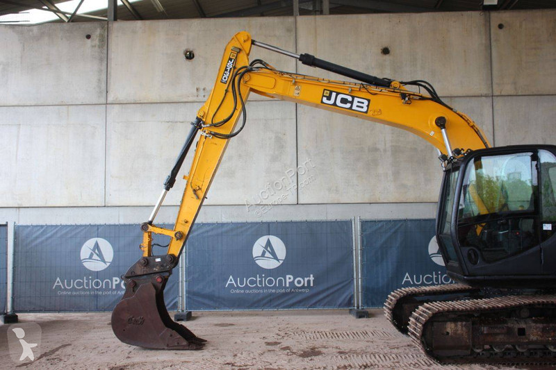 Excavator JCB