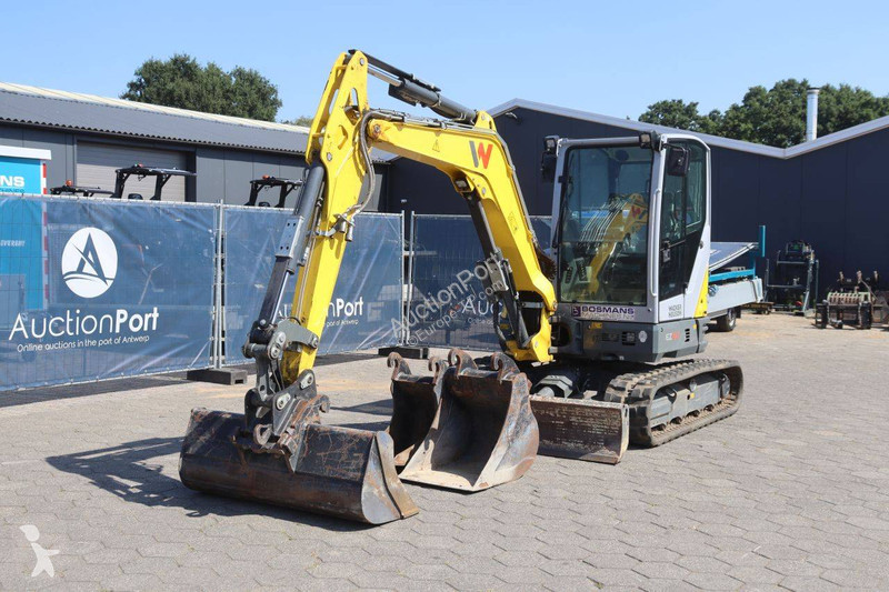 Lopatový nakládač Neuson EZ50