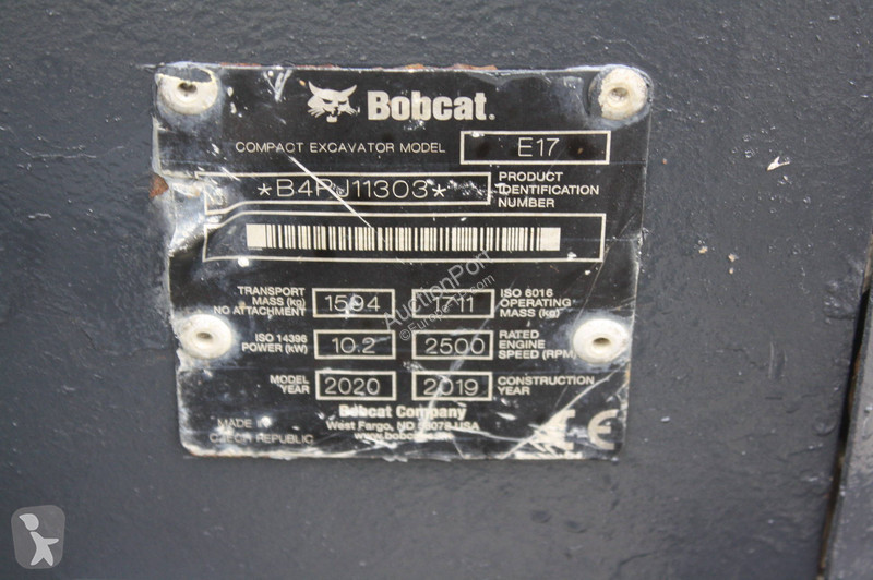 Багер Bobcat E17