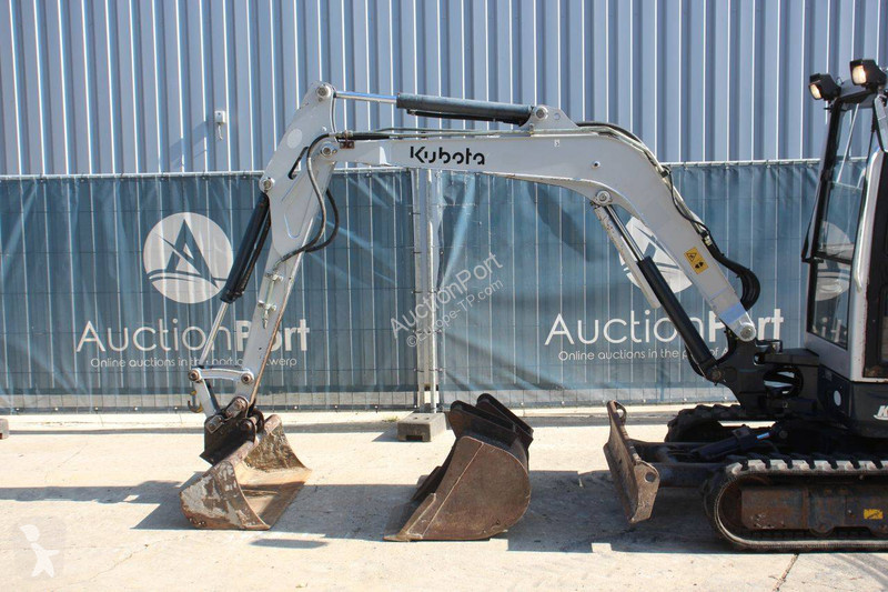 Excavadora Kubota α2