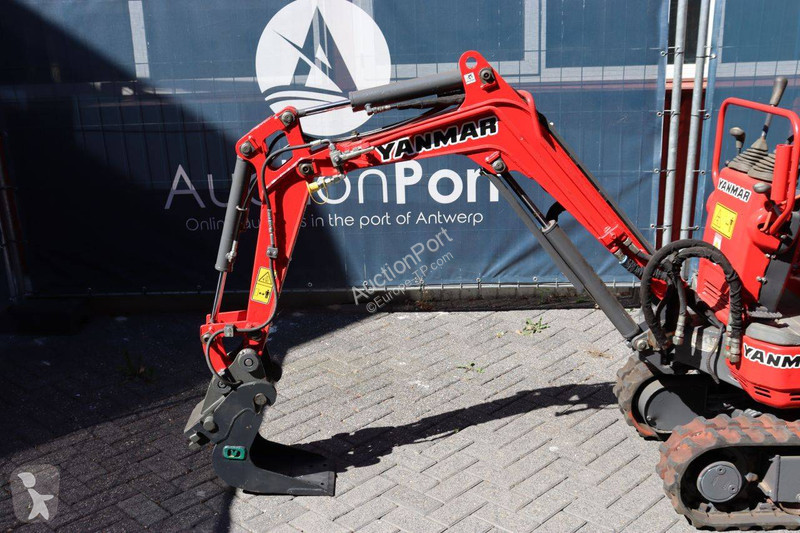 جرافة Yanmar SV08-1A(S)