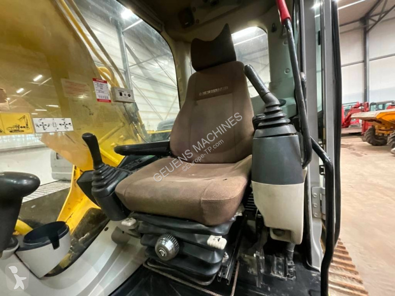 Excavadora New Holland