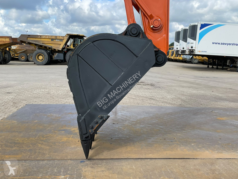 Pelle Hitachi ZX220LC-5G