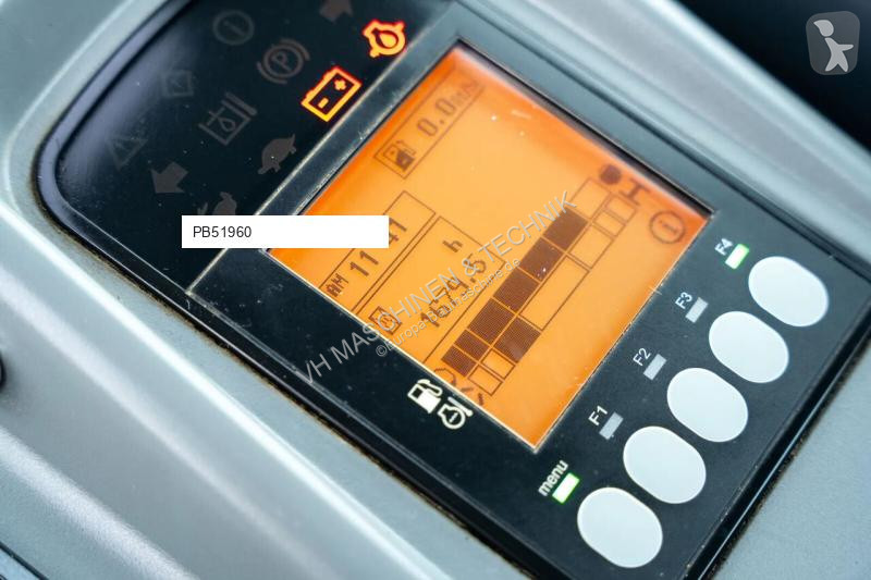 جرافة Yanmar VIO50-6B