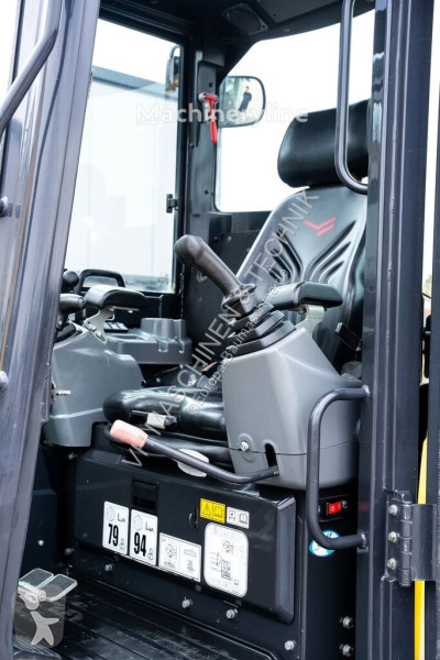 جرافة Yanmar 6A