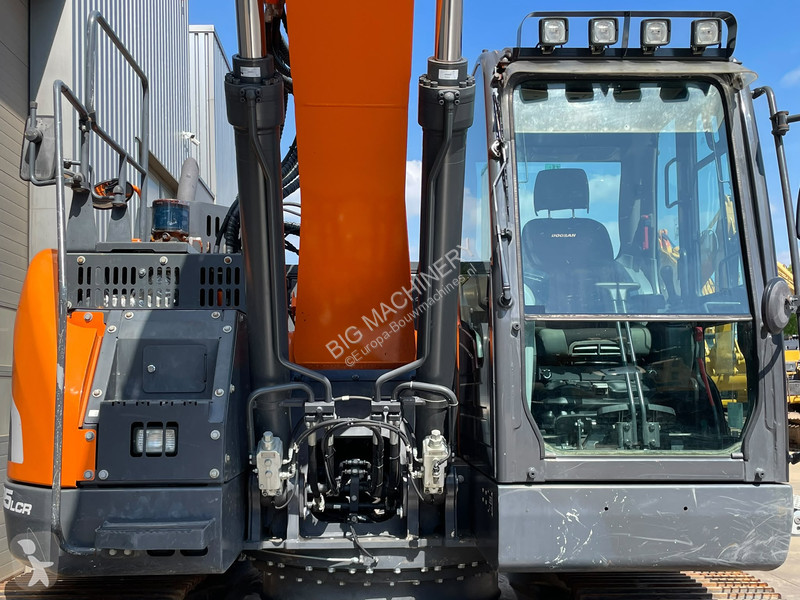 Excavadora Doosan 5