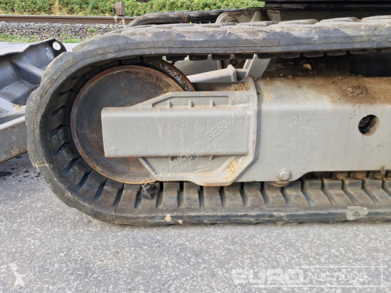 Багер Volvo ECR25D