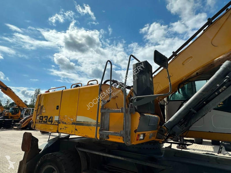 Багер Liebherr