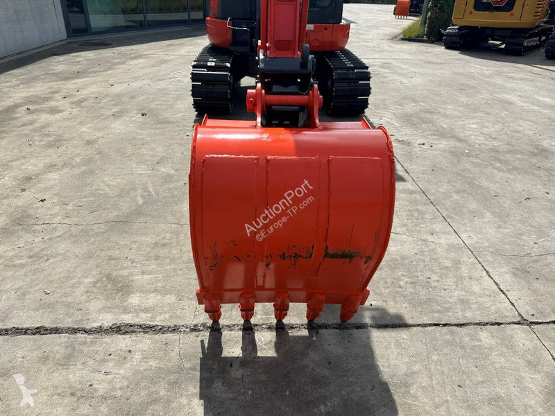 Excavadora Kubota KX165-5