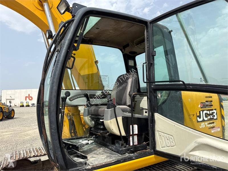 Екскаватор JCB