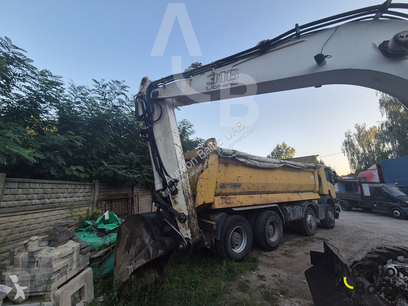 Екскаватор Liebherr