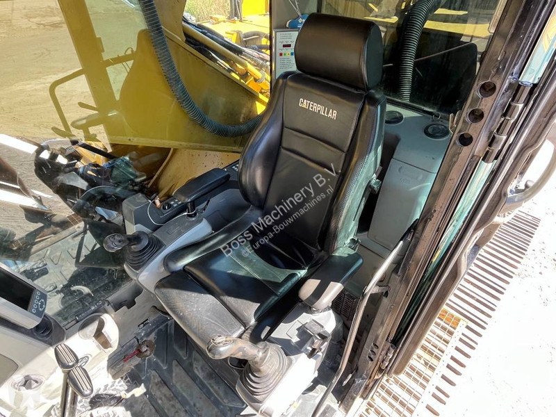 Graafmachine Caterpillar F UHD - 24 meter INCL...