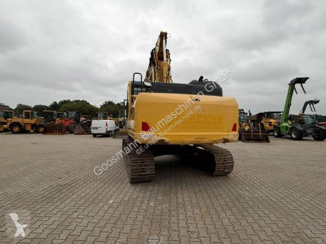 Экскаватор Komatsu LC11