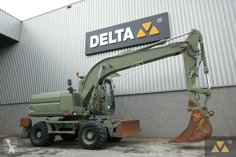 Koparka Caterpillar Ex-army
