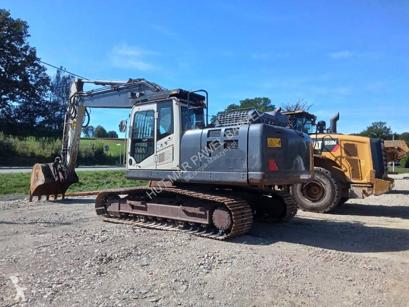 Escavadora Komatsu PC210LC-11E0