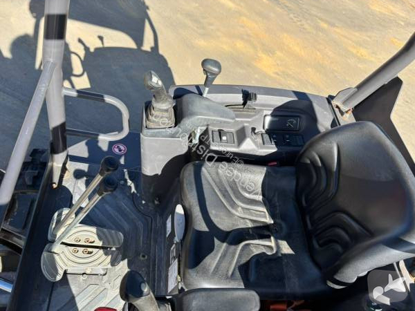 Escavadora Volvo ECR25D
