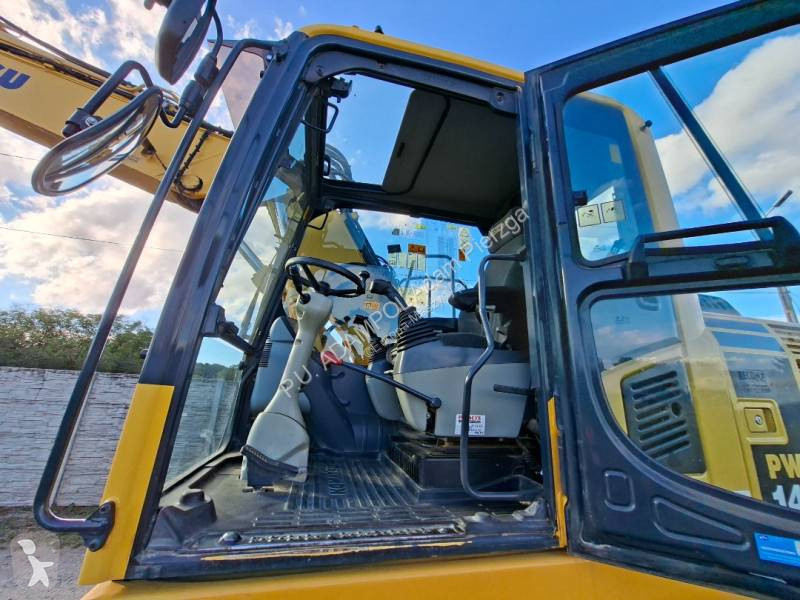 Escavadora Komatsu PW148-8
