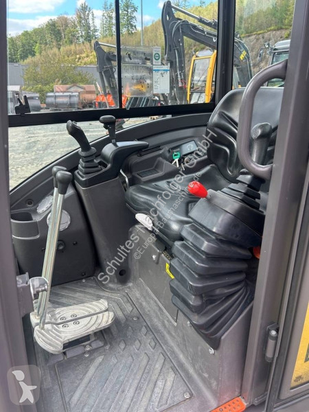 جرافة Volvo EC 18 E