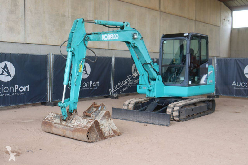جرافة Kobelco 8