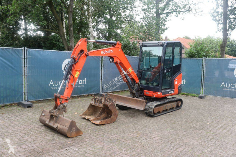 Excavadora Kubota KX030-4