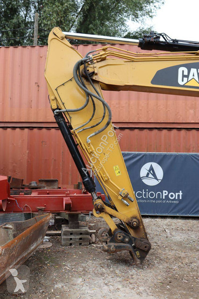جرافة Caterpillar 320FL