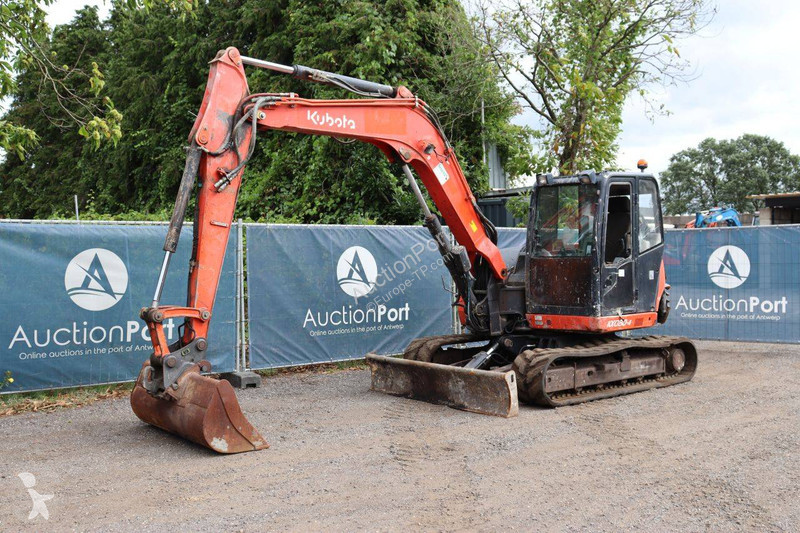 Excavadora Kubota KX080-4