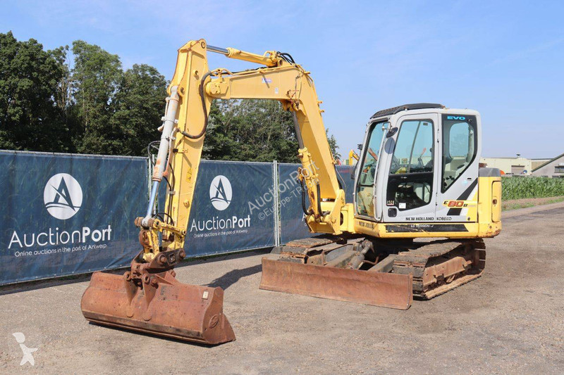 جرافة New Holland Kobelco