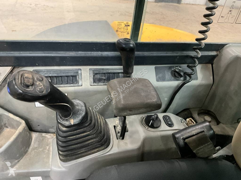 جرافة Komatsu MR5