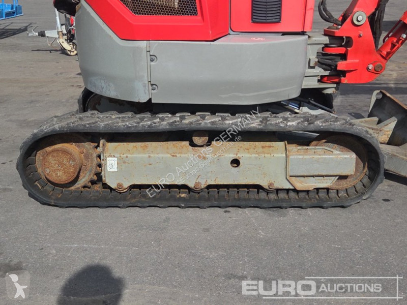 جرافة Volvo ECR25D