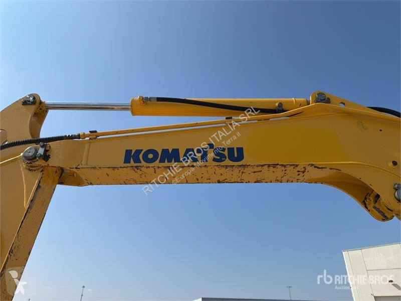جرافة Komatsu