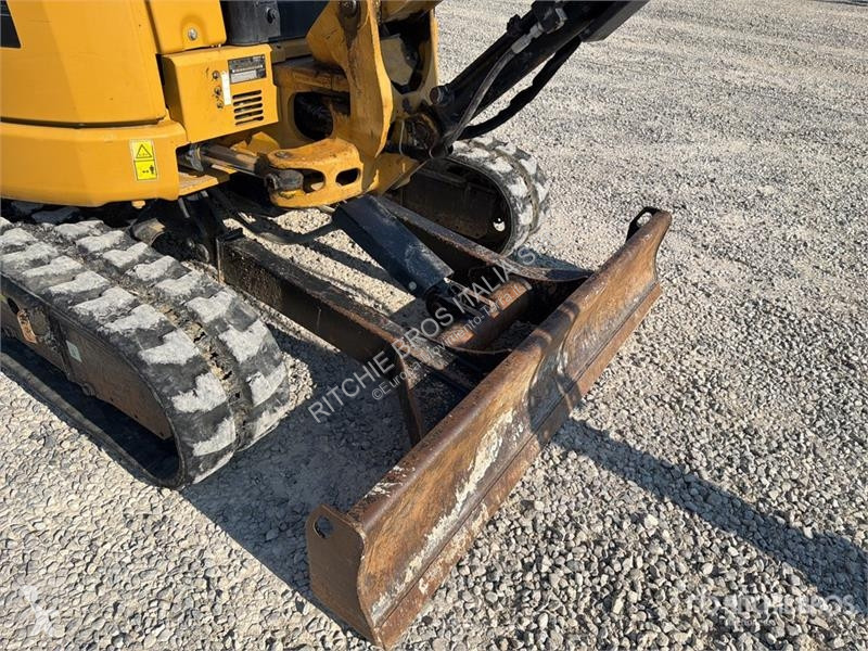 جرافة Caterpillar E Mini Excavator