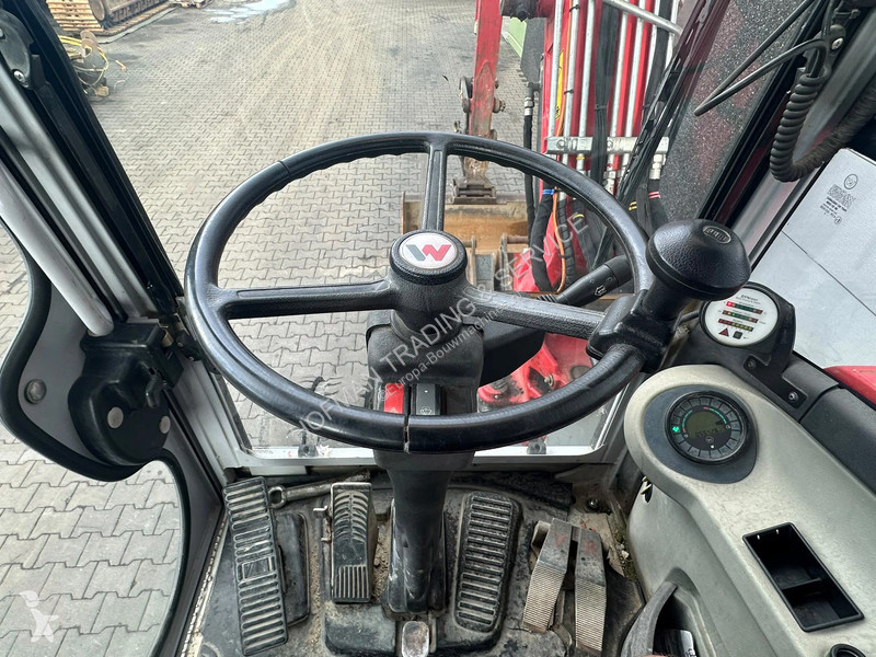 جرافة Wacker Neuson 2
