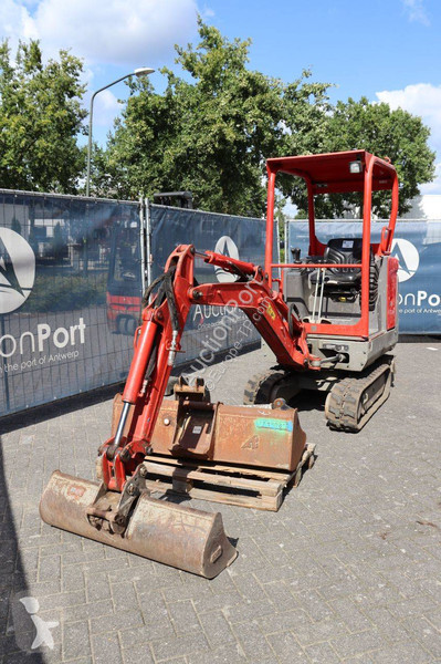 جرافة Volvo EC15D