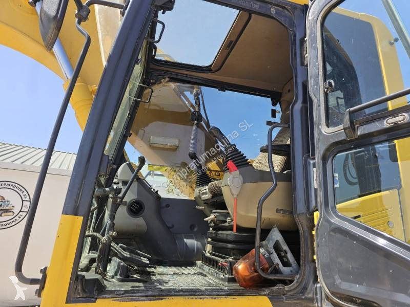 جرافة Komatsu HB215 LC-2