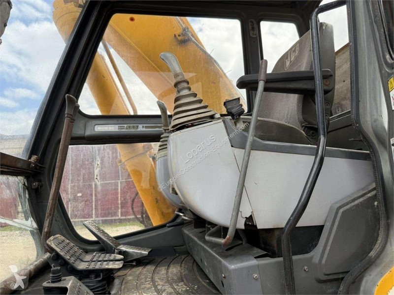 جرافة JCB