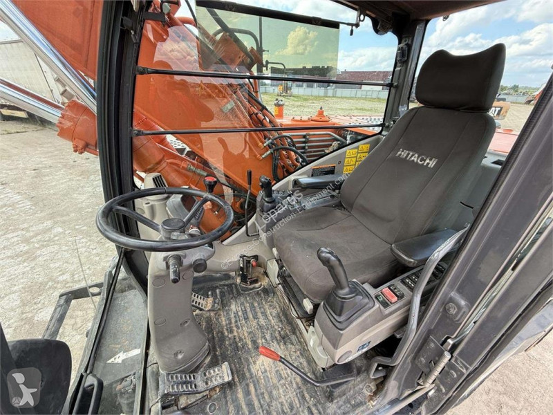 جرافة Hitachi 140 W