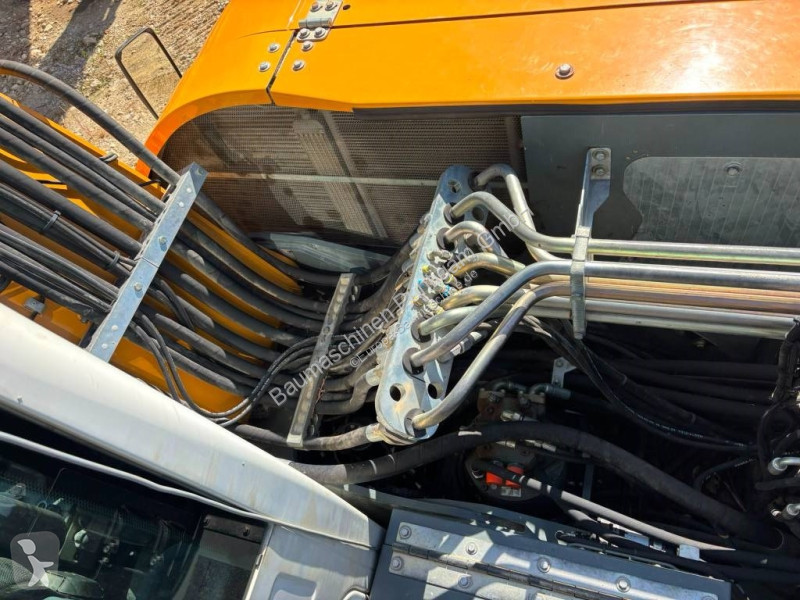 جرافة Liebherr