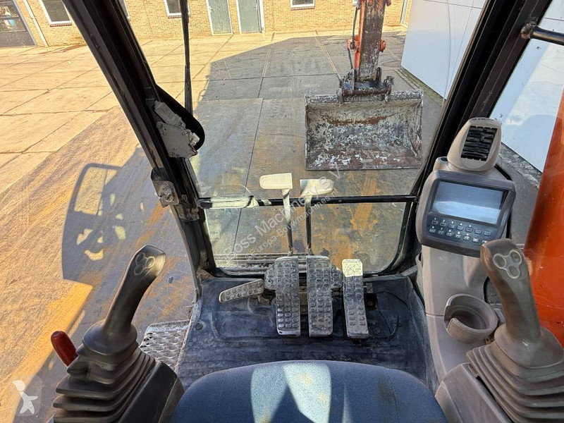 جرافة Hitachi 3 - Hammer Lines / Quick Coupler