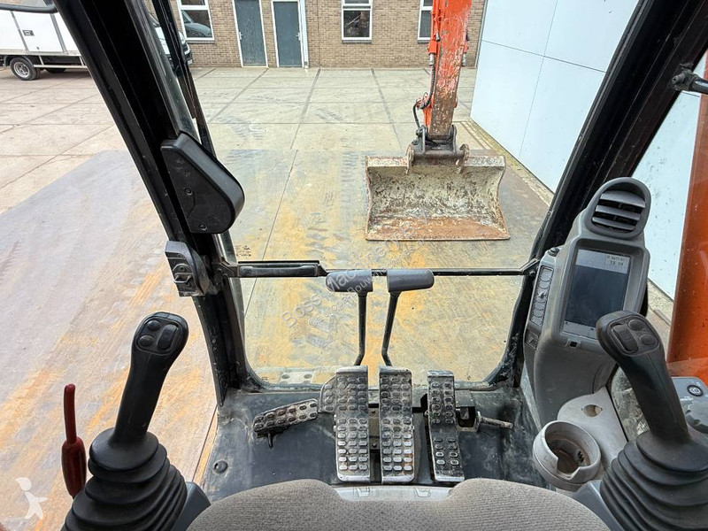 جرافة Hitachi - Hammer Lines / Automatic Greasing