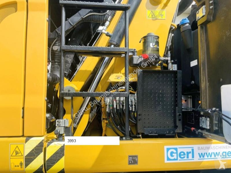 Skovel Caterpillar MH3022