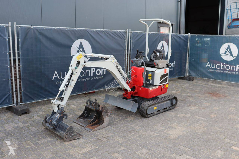 Skovel Takeuchi TB210R