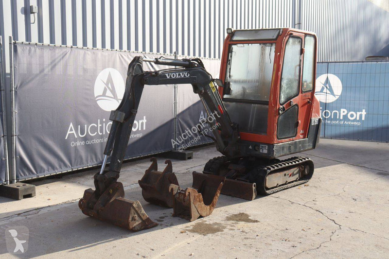Pelle Volvo EC15B