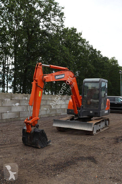 Excavadora Doosan DH55-V