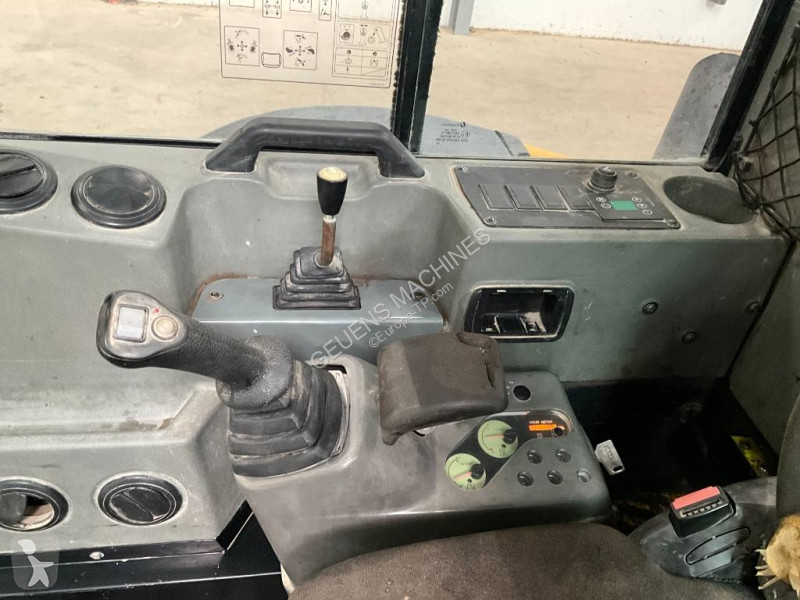 Lopatový nakládač Yanmar Vio 57-U