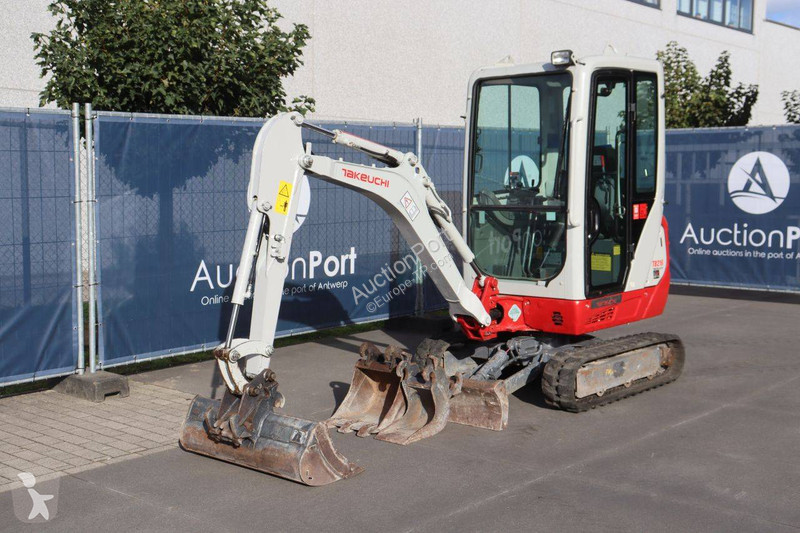 Rýpadlo Takeuchi TB216