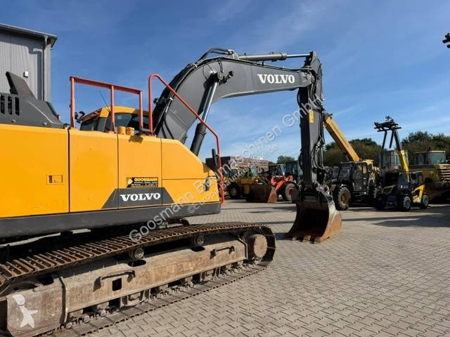 Багер Volvo EC 220 E