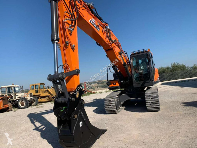 Pelle Develon DX245 NHD
