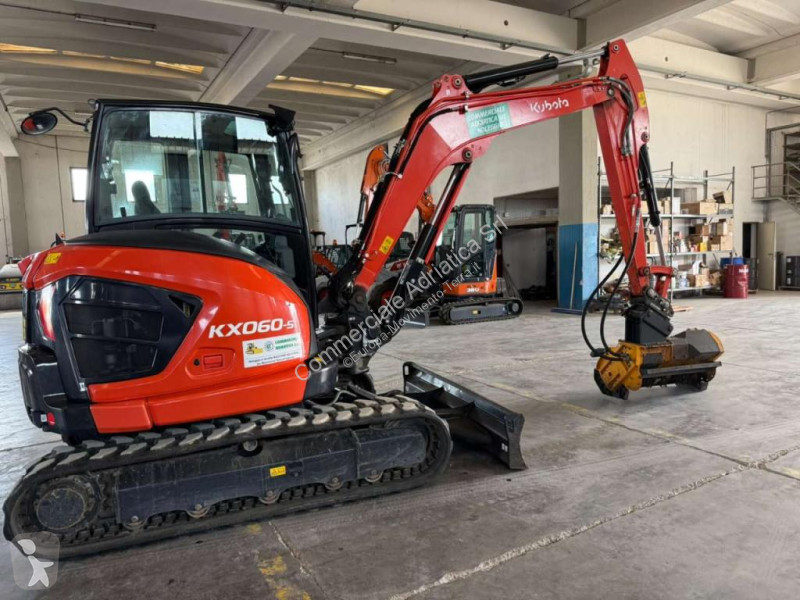 Excavator Kubota KX060-5